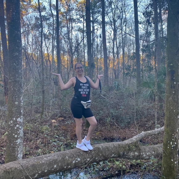 Meet your Posher, Caitlyn - Picture 3 of 8